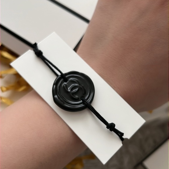 CHANEL Advent Calender Box 17 - Picture 5 of 5